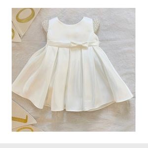 Flower girl dress NWT.